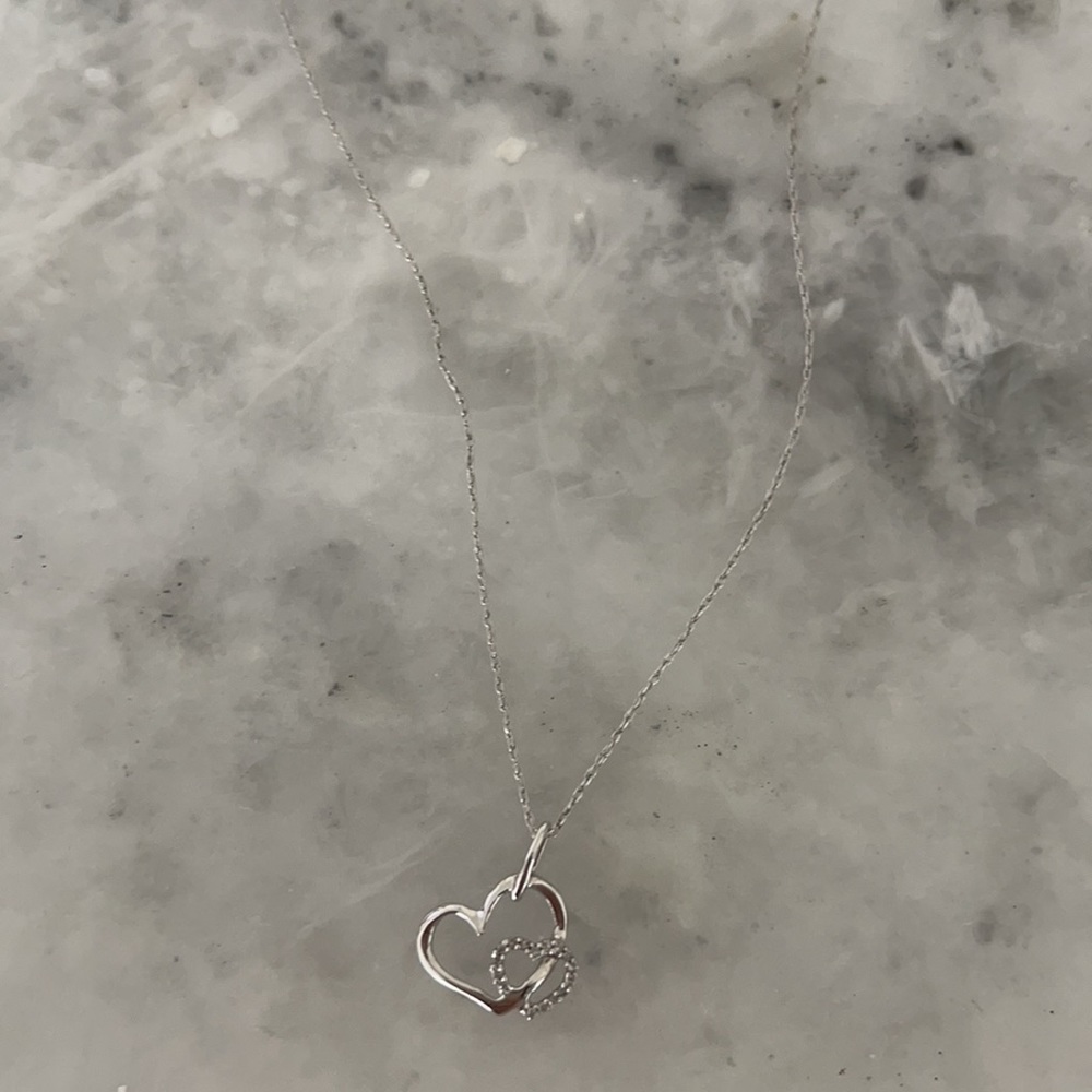 14K White Gold Heart Diamond necklace - Picture 2 of 2